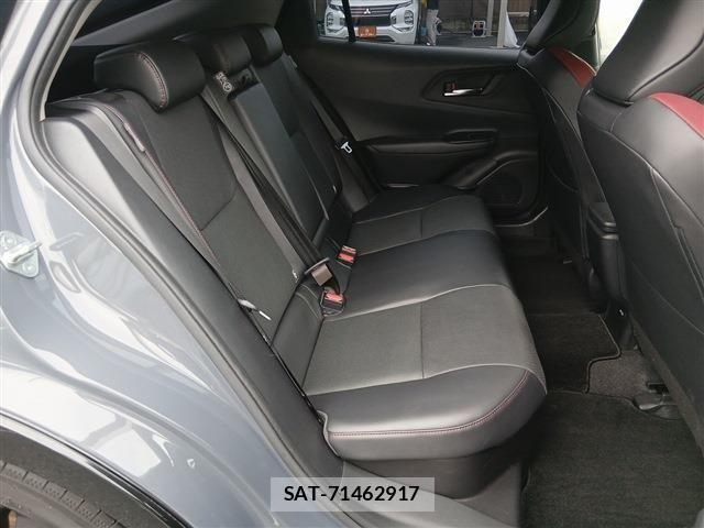 Toyota PRIUS 2023-08 8037641-15