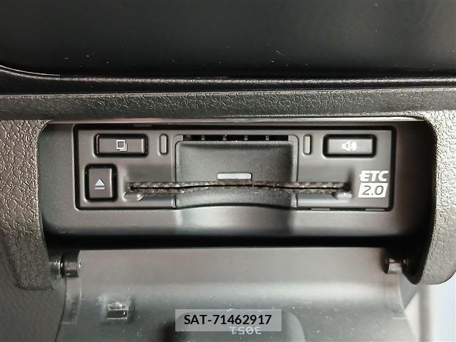 Toyota PRIUS 2023-08 8037641-4