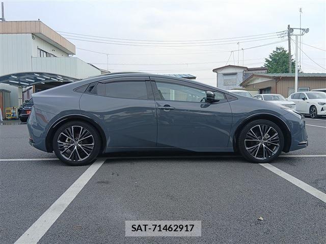 Toyota PRIUS 2023-08 8037641-8