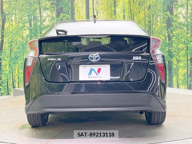 Toyota PRIUS 2016-05 8037675-14