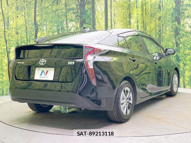 Toyota PRIUS 2016-05 8037675-16