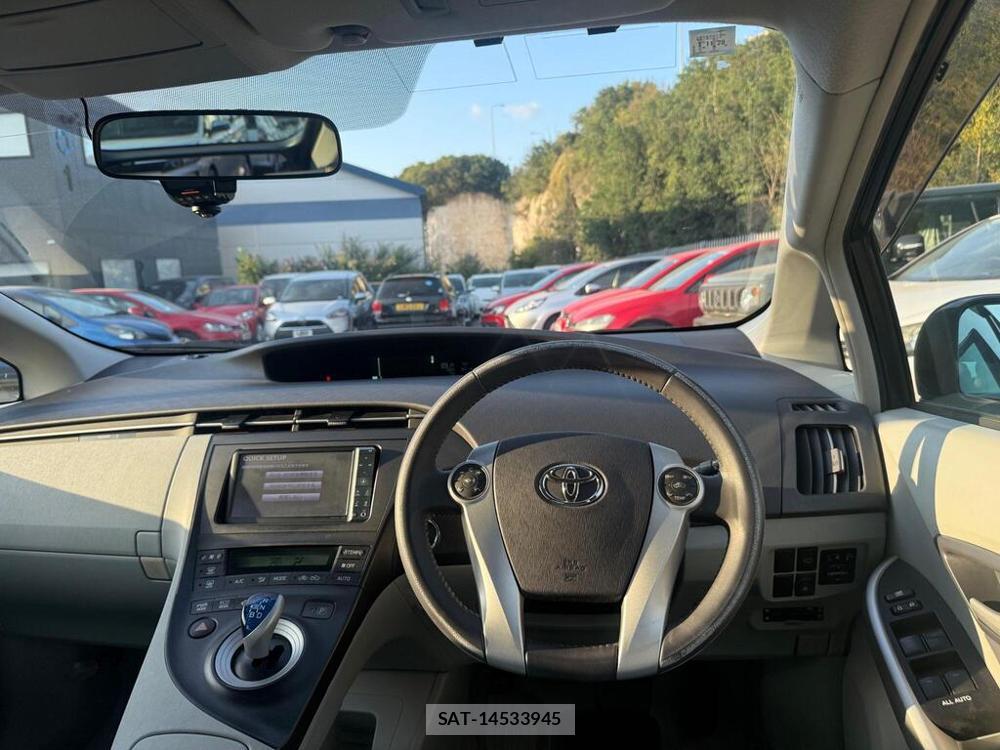 Toyota PRIUS 2010-11 1988938-13