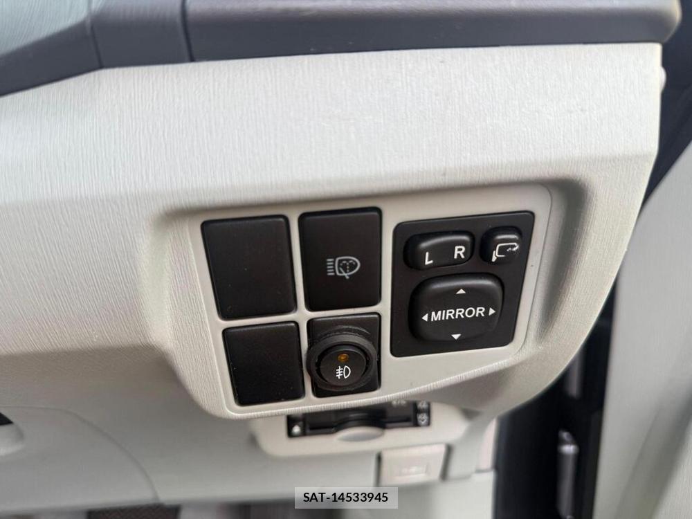Toyota PRIUS 2010-11 1988938-19