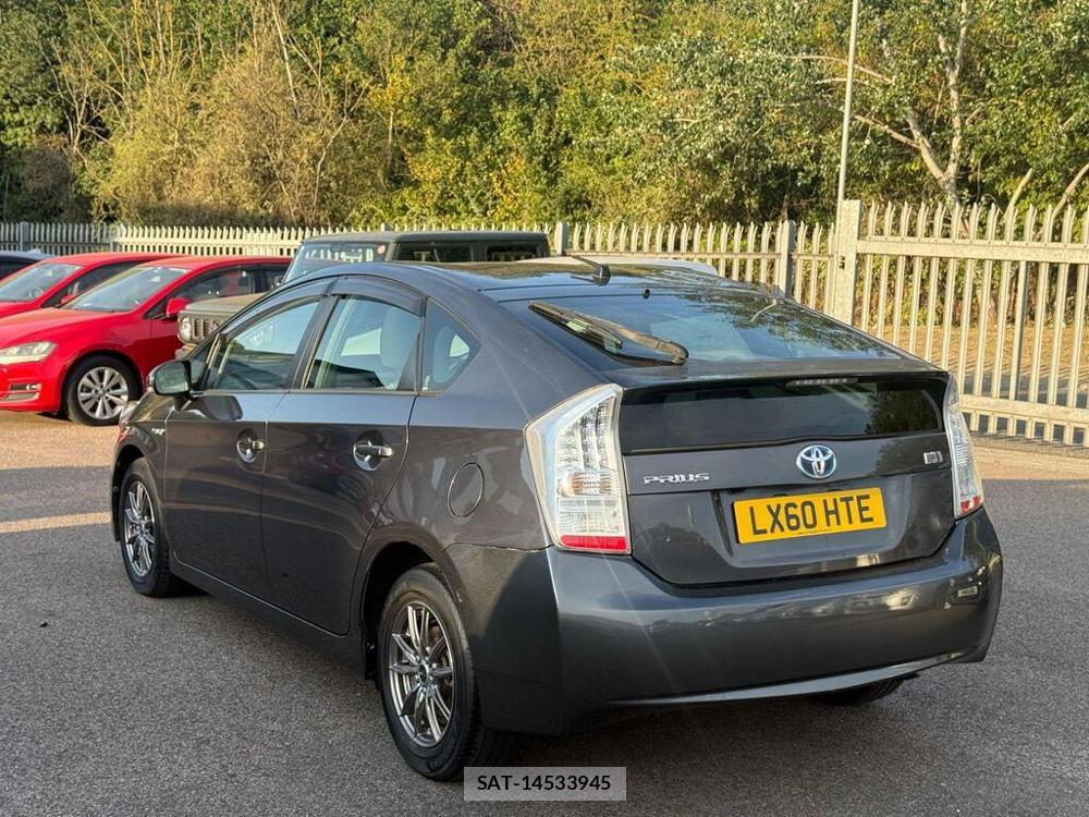 Toyota PRIUS 2010-11 1988938-2