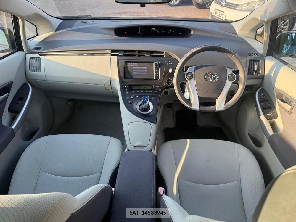 Toyota PRIUS 2010-11 1988938-26