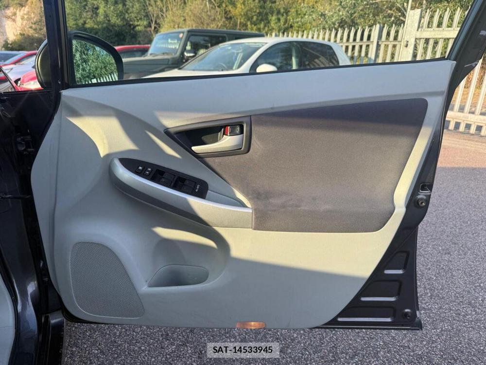 Toyota PRIUS 2010-11 1988938-31