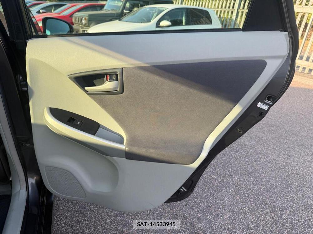 Toyota PRIUS 2010-11 1988938-32