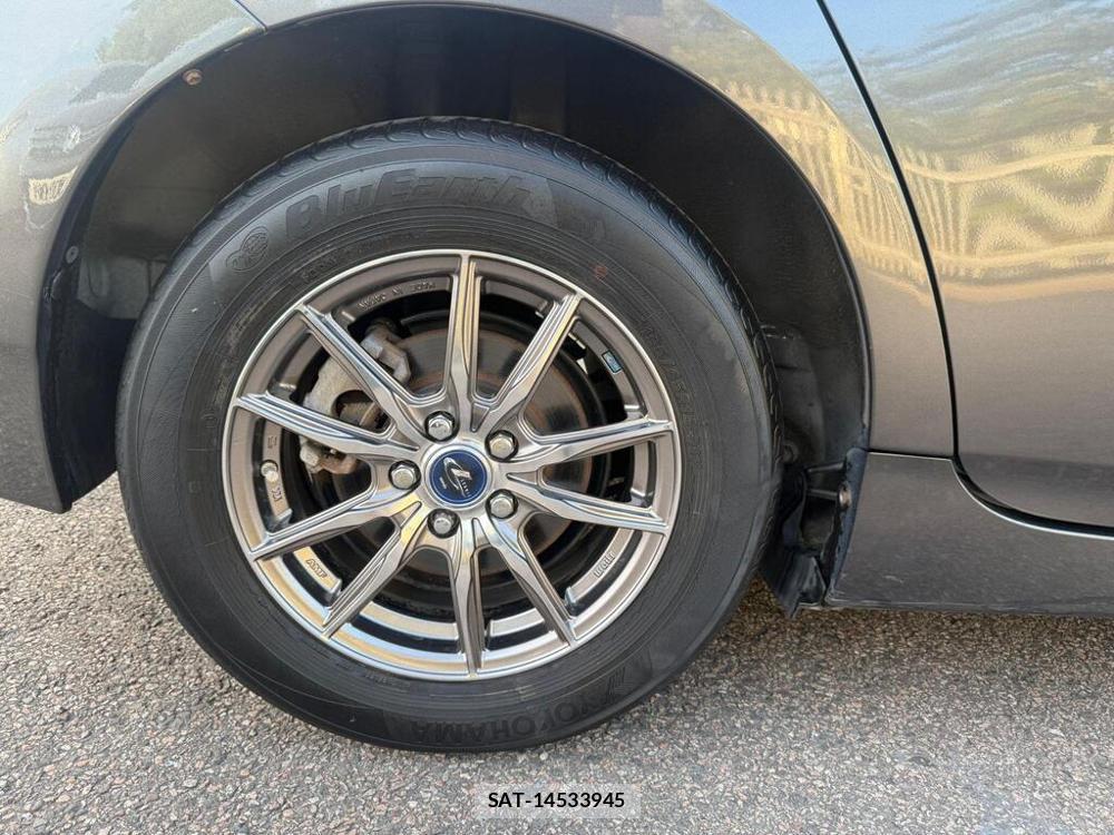 Toyota PRIUS 2010-11 1988938-33
