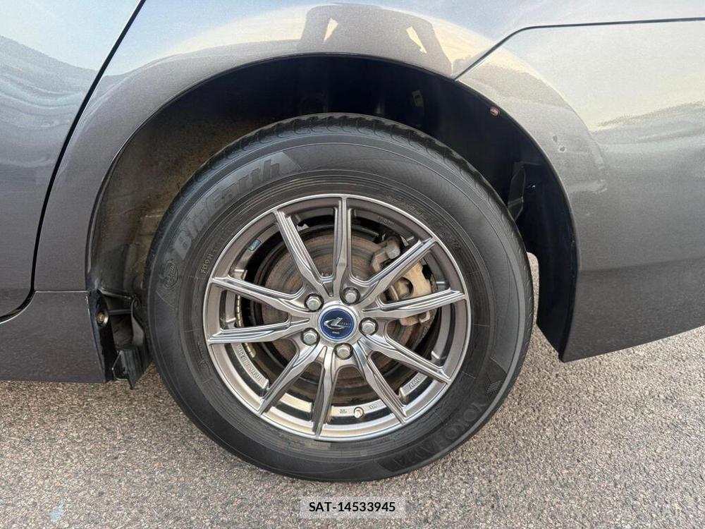 Toyota PRIUS 2010-11 1988938-36