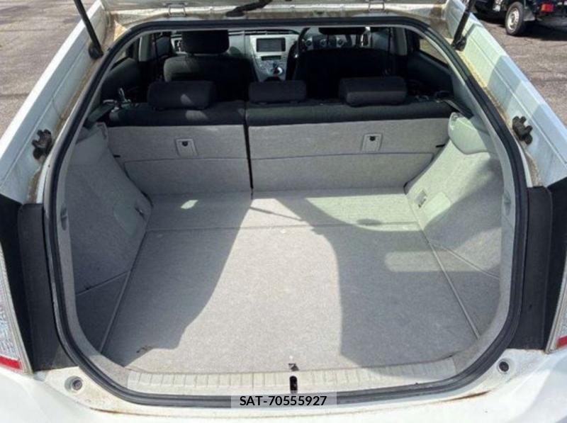 Toyota PRIUS 2014-12 8060095-9