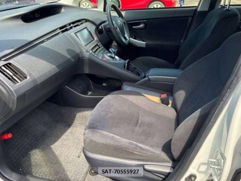 Toyota PRIUS 2014-12 8060095-5