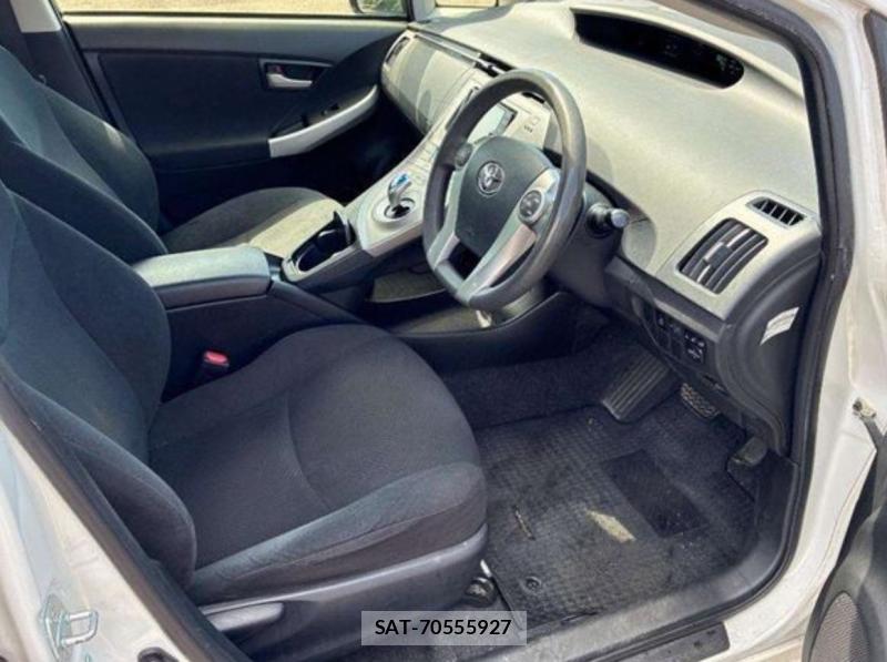 Toyota PRIUS 2014-12 8060095-6