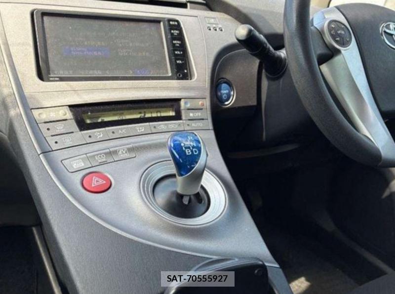 Toyota PRIUS 2014-12 8060095-8