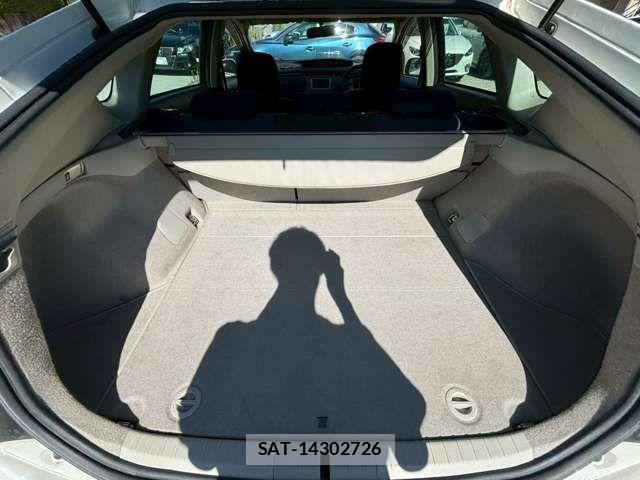 Toyota PRIUS 2012-12 8075185-13