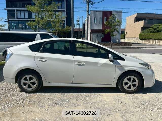 Toyota PRIUS 2012-12 8075185-18
