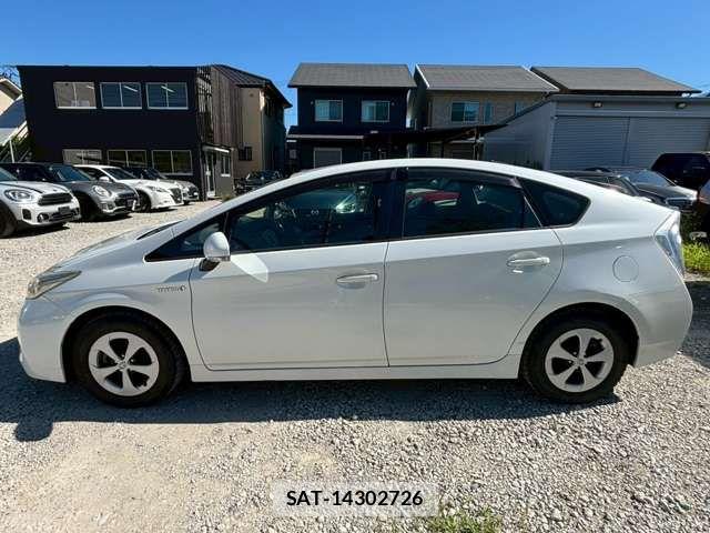 Toyota PRIUS 2012-12 8075185-19