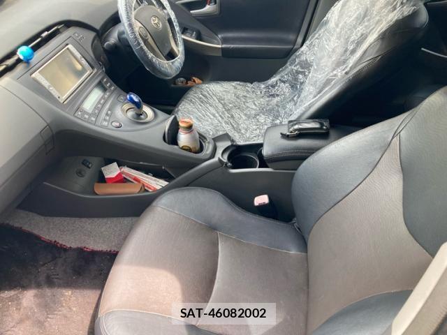 Toyota PRIUS 2011-10 8075195-11