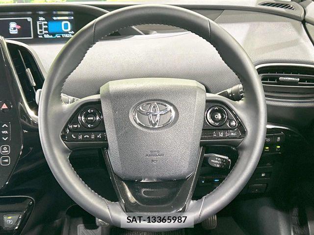 Toyota PRIUS 2019-06 8075155-10