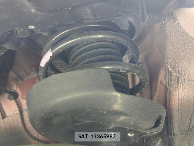 Toyota PRIUS 2019-06 8075155-19