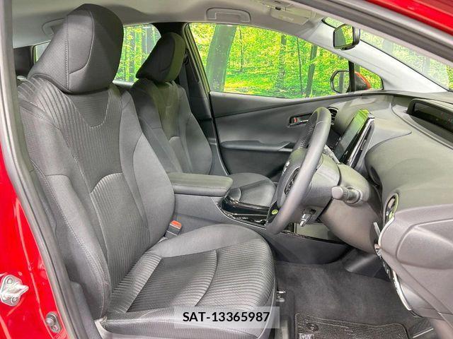 Toyota PRIUS 2019-06 8075155-7