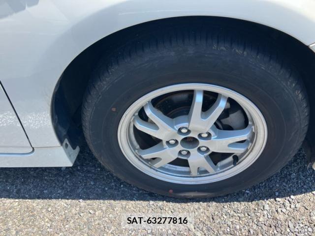 Toyota PRIUS 2011-08 8075187-10