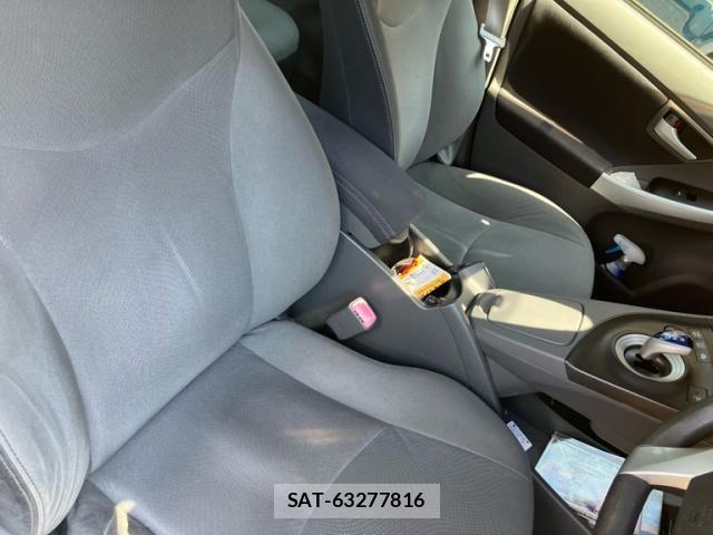 Toyota PRIUS 2011-08 8075187-13