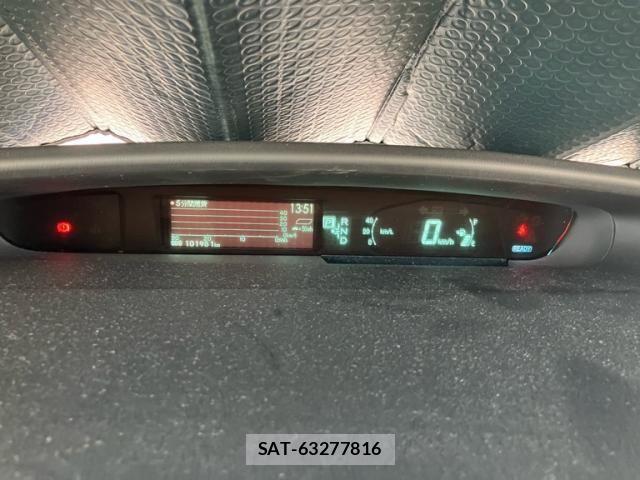 Toyota PRIUS 2011-08 8075187-16