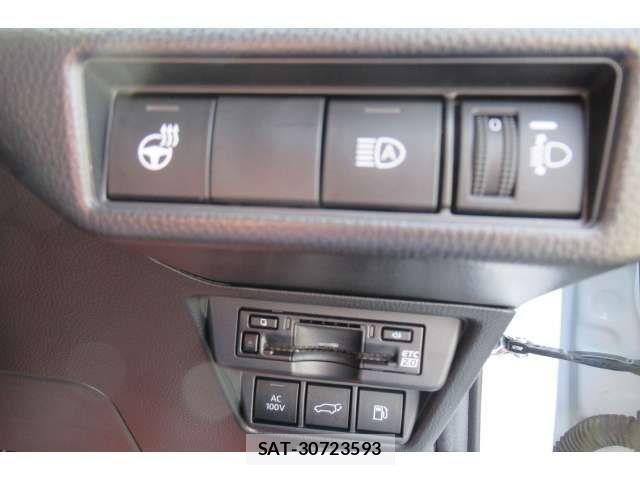 Toyota PRIUS 2023-06 8075140-13