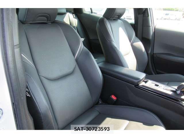 Toyota PRIUS 2023-06 8075140-18