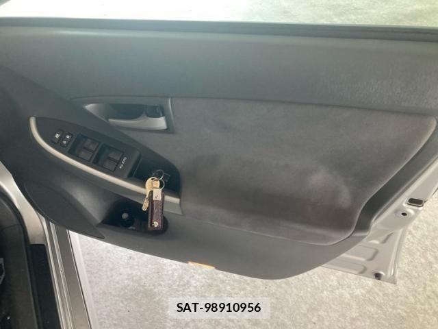 Toyota PRIUS 2009-07 8075194-11