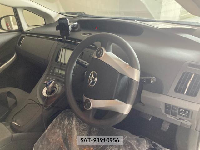 Toyota PRIUS 2009-07 8075194-12
