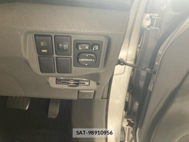 Toyota PRIUS 2009-07 8075194-13