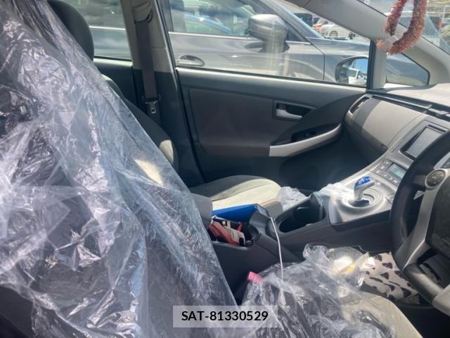 Toyota PRIUS 2011-11 8075199-13