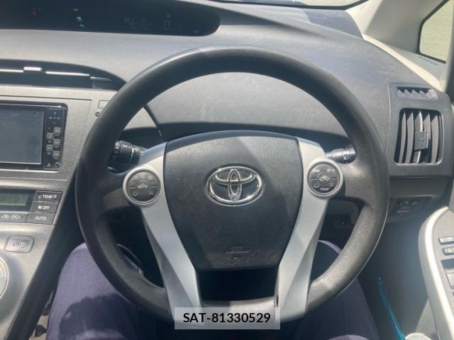 Toyota PRIUS 2011-11 8075199-17