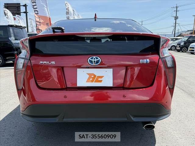 Toyota PRIUS 2016-03 8075169-13