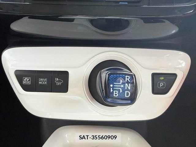 Toyota PRIUS 2016-03 8075169-20