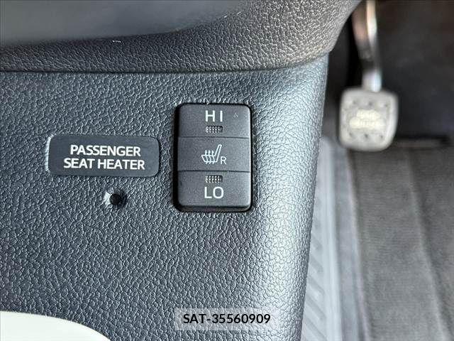 Toyota PRIUS 2016-03 8075169-25