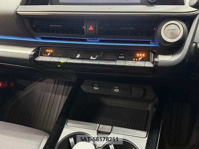 Toyota PRIUS 2024-04 8075147-14