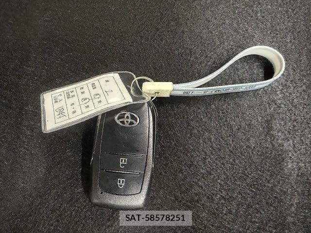 Toyota PRIUS 2024-04 8075147-21