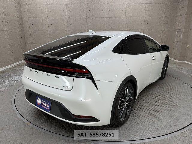 Toyota PRIUS 2024-04 8075147-3