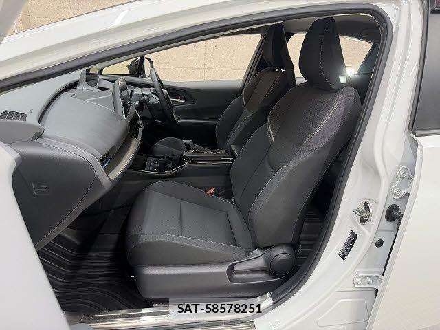 Toyota PRIUS 2024-04 8075147-7