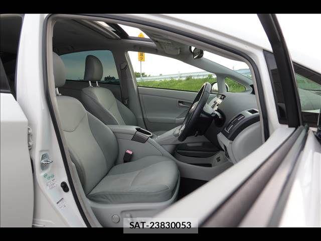 Toyota PRIUS 2012-03 8075168-10