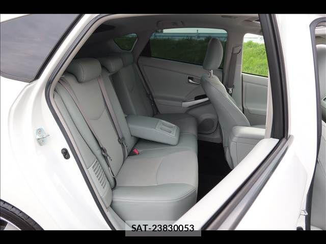 Toyota PRIUS 2012-03 8075168-11