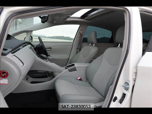Toyota PRIUS 2012-03 8075168-15