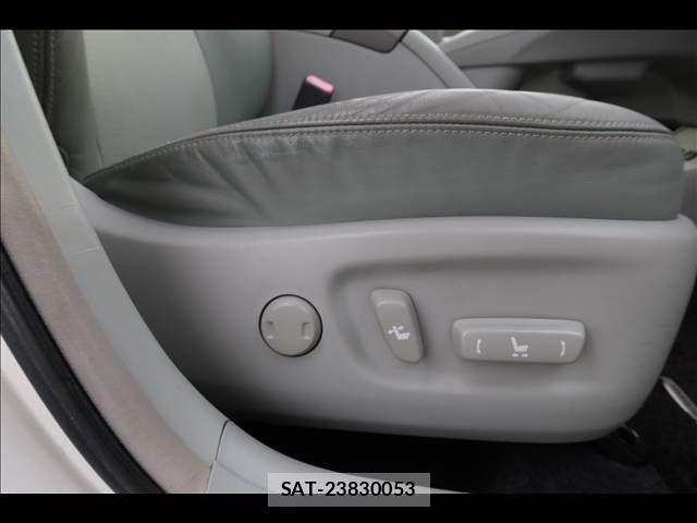 Toyota PRIUS 2012-03 8075168-22