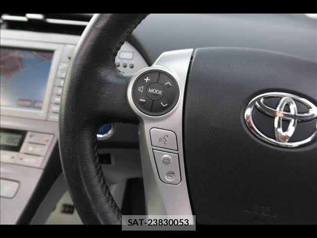Toyota PRIUS 2012-03 8075168-26