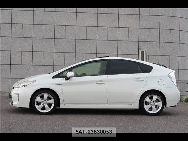 Toyota PRIUS 2012-03 8075168-2