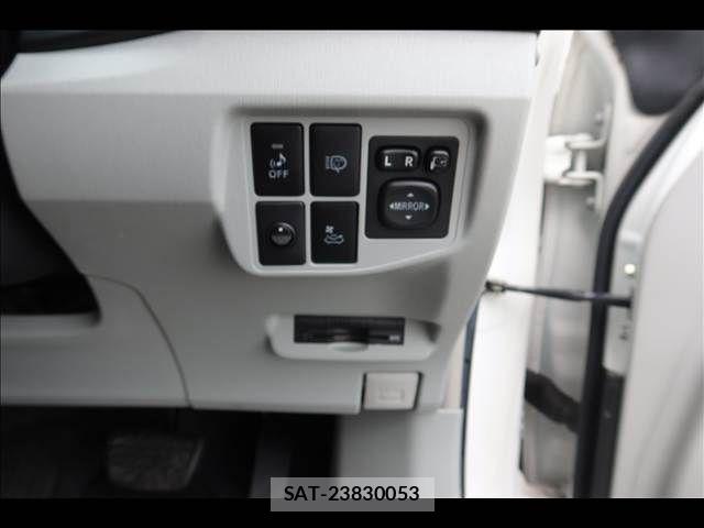 Toyota PRIUS 2012-03 8075168-29