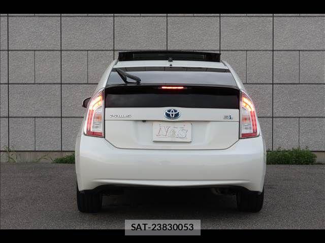 Toyota PRIUS 2012-03 8075168-4