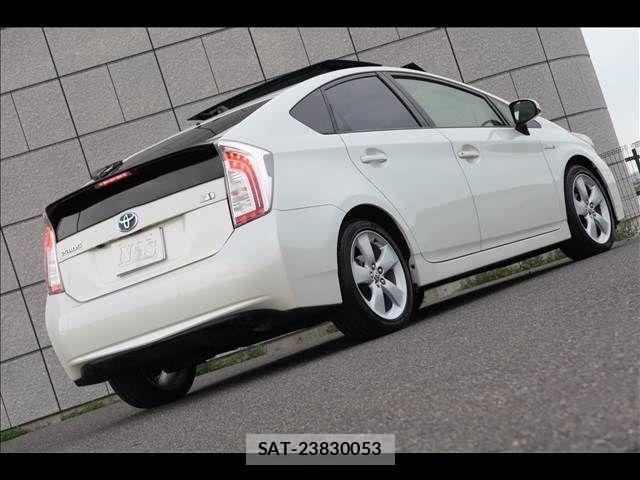 Toyota PRIUS 2012-03 8075168-7